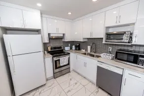 NewAirbnb close to Dt & 24 hr restaurant - Image 4