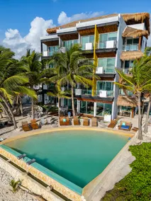 Beachfront tropical paradise for families - Image 3