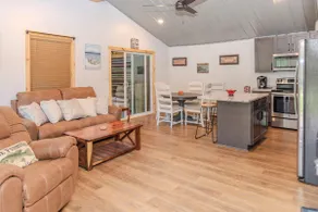 Lakeside Retreat - Image 5