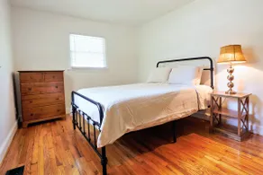 The Red Brick House - Image 5