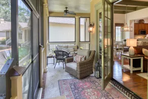 Hampton Hideaway-Quaint Cottage, Newly Renovated - Image 3