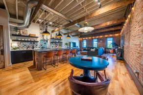 Historic & Stylish Downtown Loft - Image 5