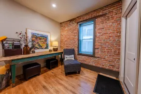Historic & Stylish Downtown Loft - Image 3