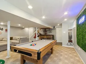 Jacuzzi/Game Room/Close to Airport/Philly Stadiums - Image 2