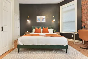 Modern 3BR w/ Free Parking & BBQ Near Bakery Sq. - Image 4