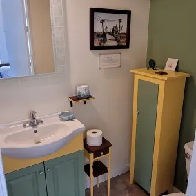 Sandwalk, A cozy Plum Island beach cottage - Image 5