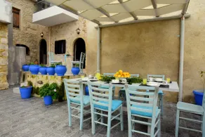 Trigono Luxury House - Image 4