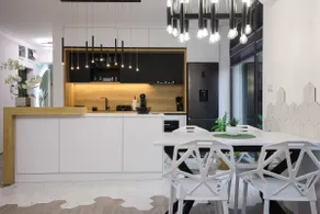 Luxury Landing 8 accomodation Targu Mures - Image 3