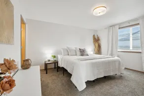 The Marigold - Cozy 3 Bed Home - Image 4