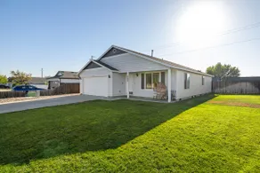 The Marigold - Cozy 3 Bed Home - Image 5