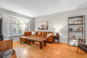MWC~ Dog friendly 3 Bdrm Apt - Image 2