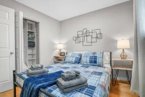 MWC~ Dog friendly 3 Bdrm Apt - Image 3