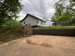 The Crepe Myrtle Cottage - Image 2