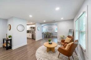 Charming Modern Cozy Home! - Image 4