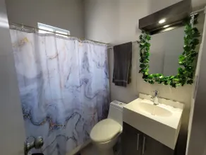 Private 3-bedroom house | Park + airport - Image 5