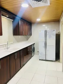 AL HUWAILAT DELUXE APPARTMENT - Image 4