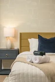 The Little Lodge-City Retreat w/ Urban Elegance - Image 3