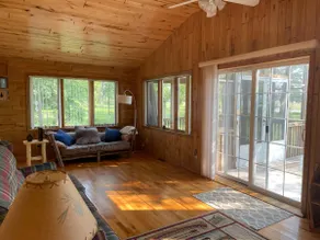 Classically charming, quiet lakeside cabin - Image 2