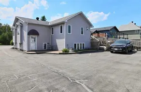 Bright Private Spacious Unit with FREE Parking - Image 2