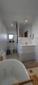 Studio Apartment - Image 5
