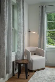 Family-Friendly Townhouse in Wakefield with Garage - Image 3