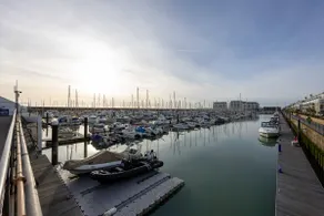 Brighton bustling and fun place - Image 5
