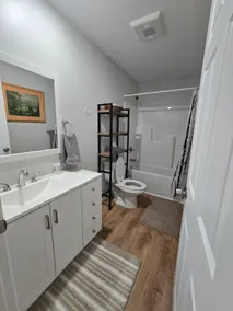 Hoyem House 128B - Image 4
