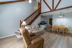 Pet-Friendly Stay Cozy Duplex Near Shopping Dining - Image 2