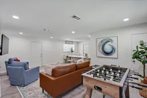 Close to it all and Sleeps 10! - Image 3