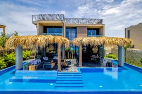 Sea Front Luxury Villa - Image 2