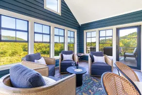 Golden Meadows Escape: A Luxurious Country Retreat - Image 3