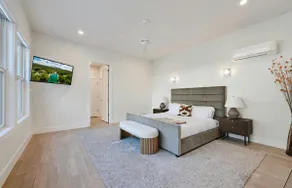Stunning Mid-century Perfection, Pool and Hot Tub! - Image 4