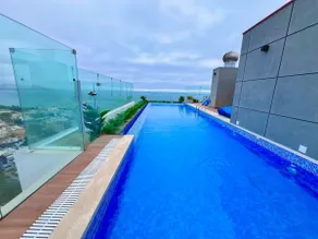 Luxurious, downtown, steps away from the pier. With a garage! - Image 5