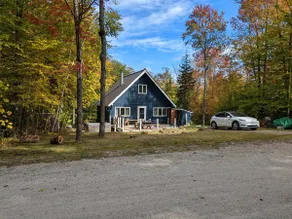 Cozy Chalet 12 Min to Stratton & 7 Min to Bromley - Image 2