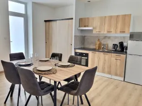 Spacious and bright apartment near train station - Image 3
