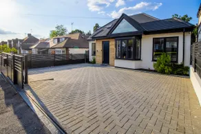 4 Bedroom Luxury Home Features HotTub & Pool Table - Image 2