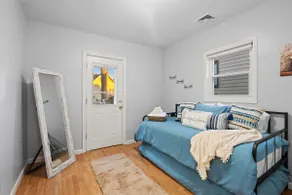 Charming City Retreat - Image 4