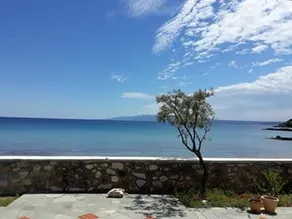 House Kokkalas on the beach - Image 2