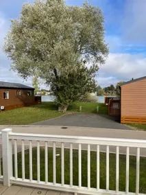 Luxury 8 berth caravan with private HOT TUB - Image 4