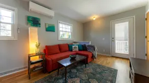 Mid-Century Upper 1bd Apartment - Image 3
