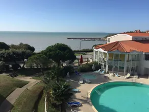 South Beach Apartment with Beautiful Sea View & Pool - Image 2