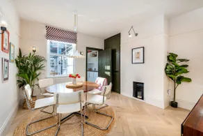 10 Langworthgate - Image 5