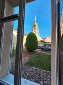 Free private parking. At the foot of the cathedral - Image 2