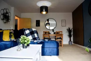 Luxurious & Spacious 2 bed Apartment in Milton Keynes - Image 2