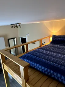 Modern mezzanine studio flat - Image 4