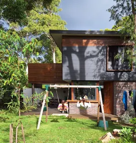Surfing Parrot - Holiday Villa - Image 2
