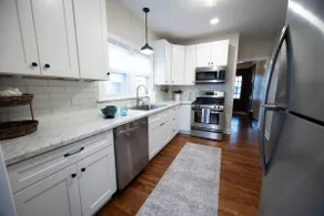 Hidden gem - Home away from Home. Newly remodeled - Image 2