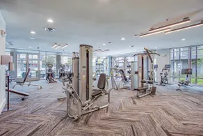 Stylish Luxury King Bed | Gym+Pool+Stockyards - Image 4