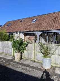 1 The Yard - Image 3