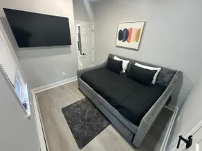 Modern Escape 3BR Apt with Parking - Image 5